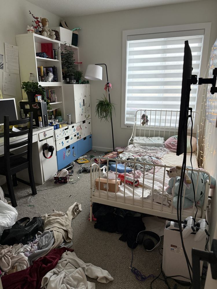 Bedroom before cleaning
