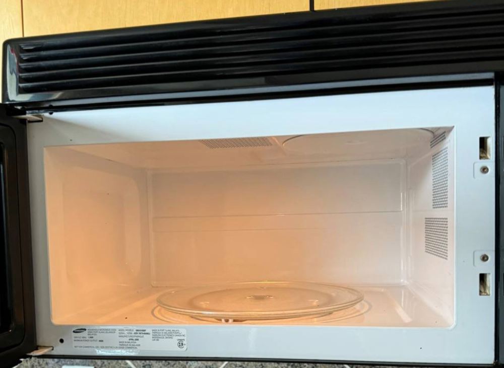 Microwave after cleaning