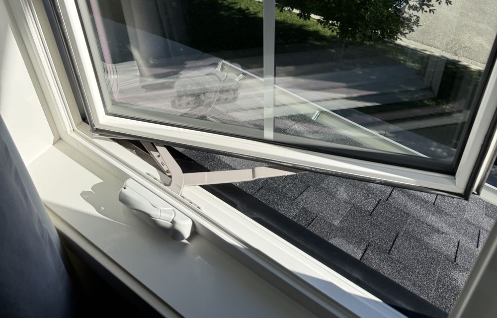 Window track after cleaning